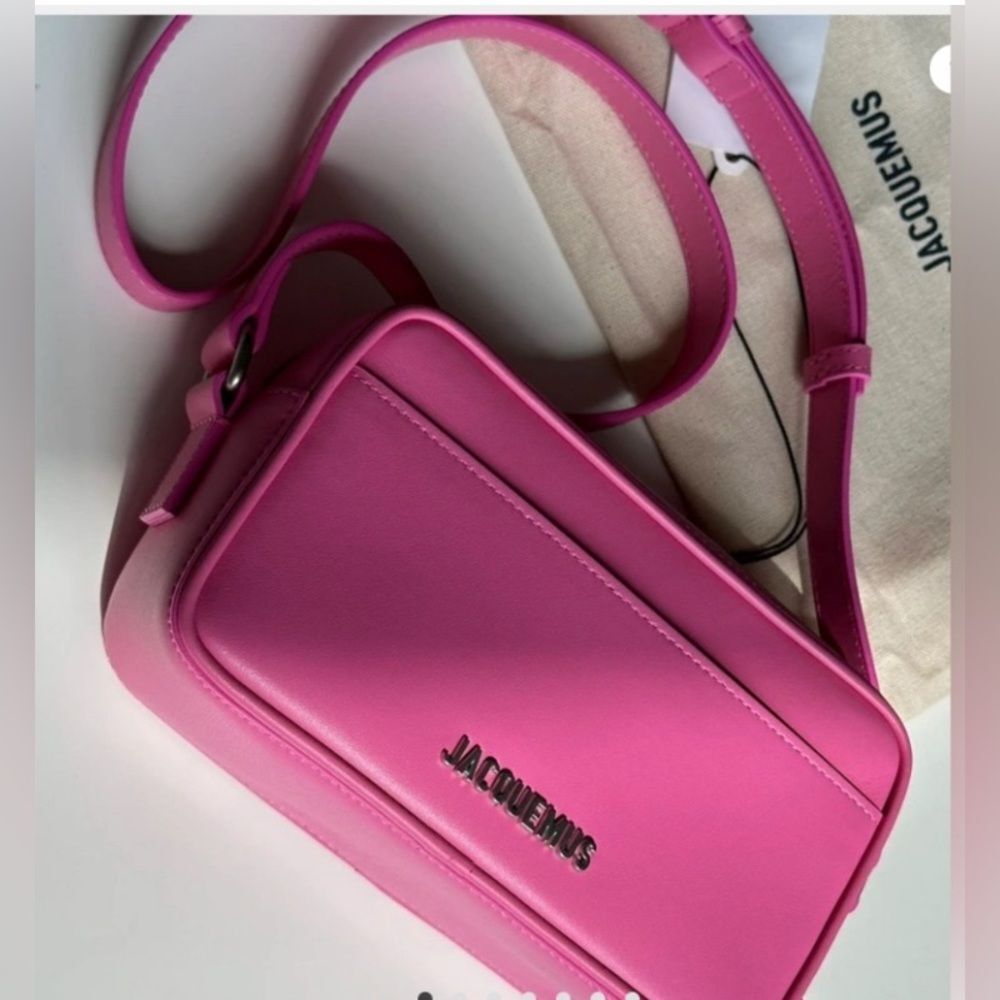 Jacquemus La Baneto Leather Crossbody Camera Bag - Picture 10 of 17